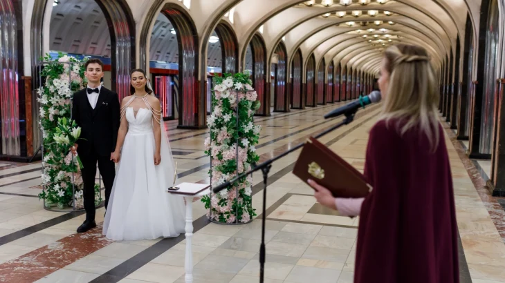 Заммэра Ракова: Церемонии бракосочетания прошли на станции метро «Маяковская» Заммэра Ракова: Церемонии бракосочетания прошли на станции метро «Маяковская»