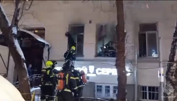 Четверо пострадали при пожаре квартиры в центре Москвы