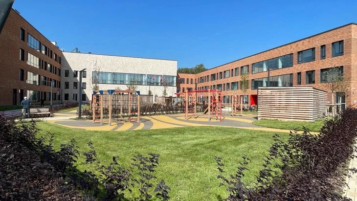 Более 1,5 млн человек примут образовательные учреждения в Москве в сентябре