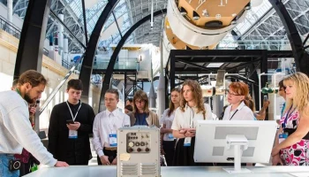 Москвичам рассказали о привилегиях программы лояльности "Друзья ВДНХ"