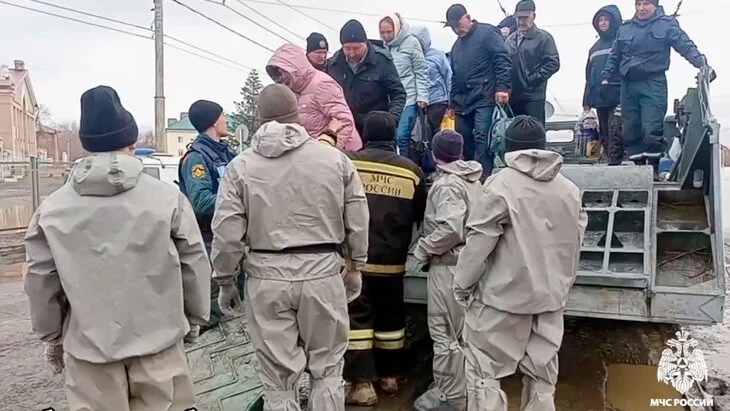 Почти 2,5 тысячи человек эвакуированы в Орске из-за паводка Почти 2,5 тысячи человек эвакуированы в Орске из-за паводка