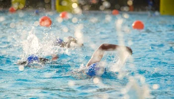 Мальчика из Краснодара не допустили до заплыва из-за иностранного логотипа