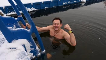 Моржи рекомендуют не геройствовать в проруби