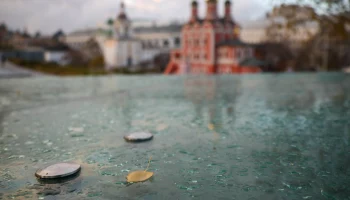 Синоптики сообщили о пасмурной и дождливой погоде в Москве 24 ноября