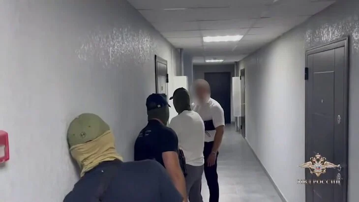 В Коломне задержали пособников мошенников с ежедневным оборотом в 10 млн руб В Коломне задержали пособников мошенников с ежедневным оборотом в 10 млн руб