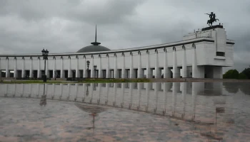 Музею Победы передали в дар раритет летчика Гастелло