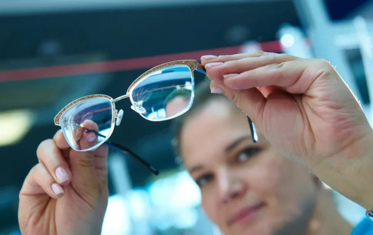 Линзы и перчатки: московские производители медицинских товаров наращивают выпуск Линзы и перчатки: московские производители медицинских товаров наращивают выпуск