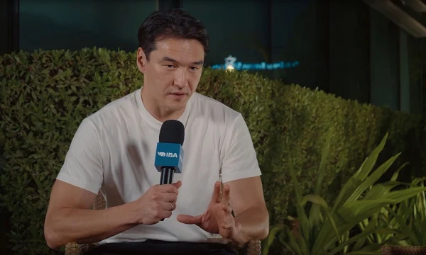 Комик Нурлан Сабуров впервые вышел на связь после депортации