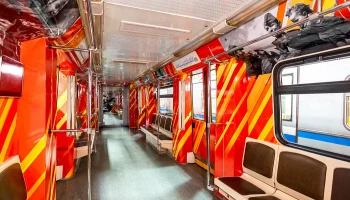 Посвященный Дню Победы поезд появился в московском метро