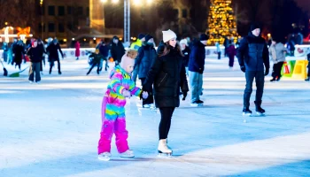 Масштабная игра в снежки прошла во Дворце пионеров на Воробьевых горах Масштабная игра в снежки прошла во Дворце пионеров на Воробьевых горах