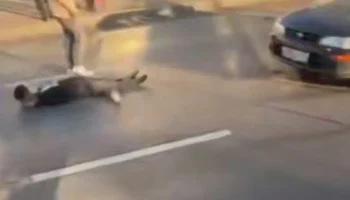 Автомобиль сбил девушку на Чертановской улице в Москве