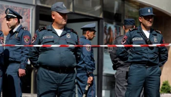 Неизвестный открыл стрельбу в отделении полиции в Котайкской области Армении