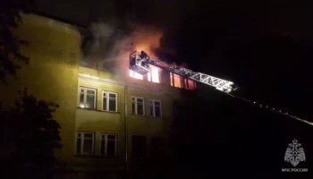 Площадь пожара на севере Москвы увеличилась до 800 "квадратов"