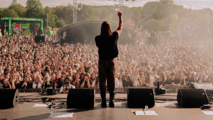 Фестиваль-город: как прошел Пикник Афиши х Сбер в Москве Фестиваль-город: как прошел Пикник Афиши х Сбер в Москве