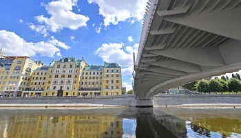 Кулаков: Строительство новых мостов в Москве делает передвижение более безопасным