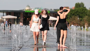 Синоптики предупредили жителей столицы о жаркой погоде 5 июня