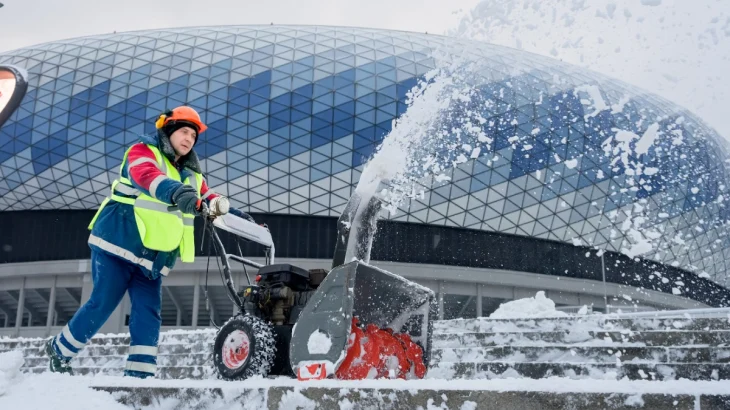 Коммунальные службы Москвы в круглосуточном режиме устраняют последствия самого мощного за полвека б Коммунальные службы Москвы в круглосуточном режиме устраняют последствия самого мощного за полвека б