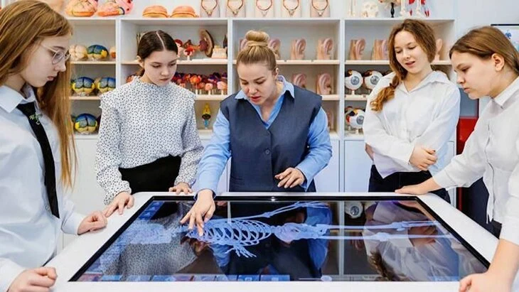 Собянин: более 87 тысяч школьников участвуют в "Образовательных вертикалях" Собянин: более 87 тысяч школьников участвуют в "Образовательных вертикалях"