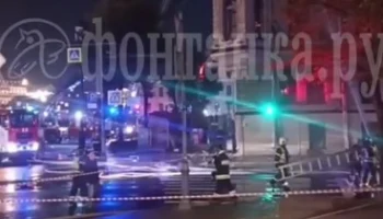 Крыша особняка Миллера в центре Петербурга обрушилась во время пожара Крыша особняка Миллера в центре Петербурга обрушилась во время пожара