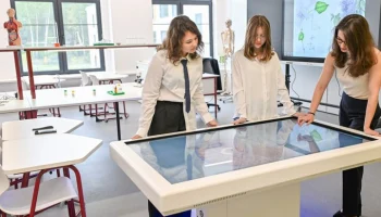 Собянин: в День знаний 34 новых школы и детских сада примут учеников