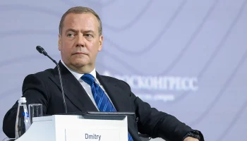 Медведев призвал «Единую Россию» готовиться к сложным временам