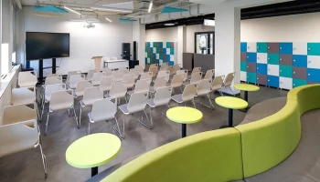 Собянин: ежегодно будем вводить и реконструировать более 120 современных школ