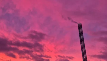 Синоптик Шувалов объяснил, почему над Москвой появилось розовое небо