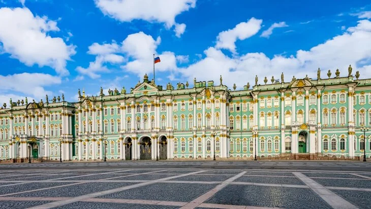 Эрмитаж установит бесплатные дни посещения по праздникам Эрмитаж установит бесплатные дни посещения по праздникам