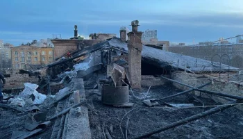 Нарушение в системе обогрева кровли стало причиной пожара на севере Москвы