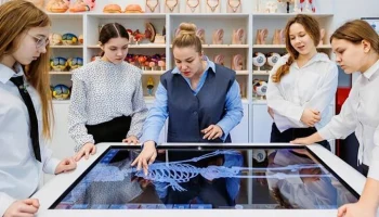 Собянин: более 87 тысяч школьников участвуют в "Образовательных вертикалях"