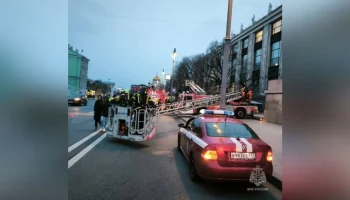 Тление происходит на крыше Российской государственной библиотеки