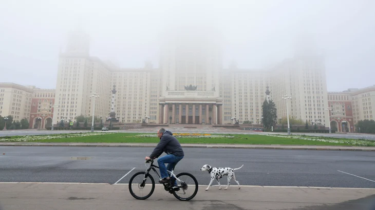 Москвичей предупредили о тумане с видимостью 200–700 метров ночью 18 октября Москвичей предупредили о тумане с видимостью 200–700 метров ночью 18 октября