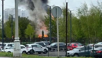 Два частных деревянных дома загорелись в Южном Бутове