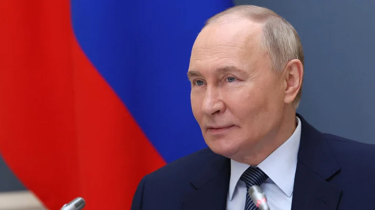 Путин освободил от должности замминистра МЧС Илью Денисова