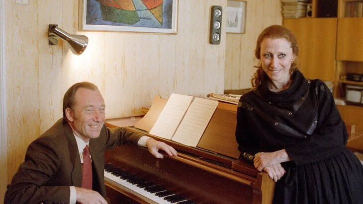 Часть праха Майи Плисецкой и Родиона Щедрина захоронили на Новодевичьем кладбище Часть праха Майи Плисецкой и Родиона Щедрина захоронили на Новодевичьем кладбище