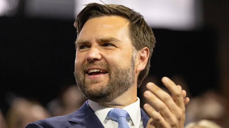 Вэнс объяснил, почему Хегсет был в галстуке в цветах российского флага Вэнс объяснил, почему Хегсет был в галстуке в цветах российского флага