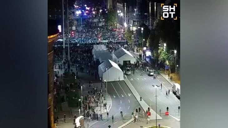 МВД Сербии заявило о нападении на участников митинга в Белграде МВД Сербии заявило о нападении на участников митинга в Белграде