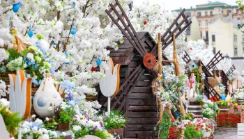 Более 100 декоративных конструкций украсили Москву в преддверии Пасхи Более 100 декоративных конструкций украсили Москву в преддверии Пасхи