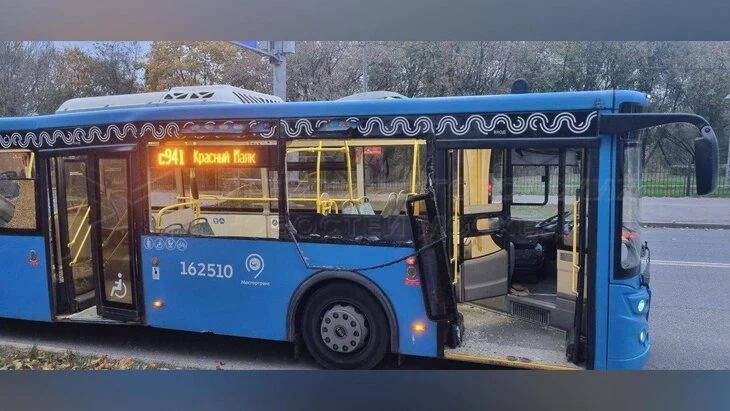 Два человека пострадали в результате аварии с участием автобуса в Чертанове Два человека пострадали в результате аварии с участием автобуса в Чертанове