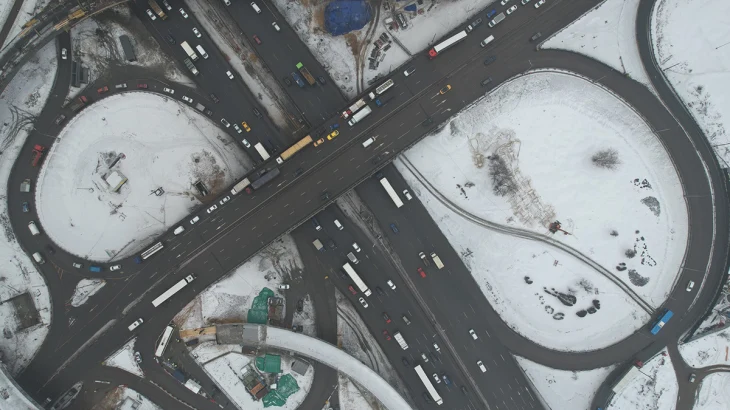 Несколько машин столкнулись на 19-м километре МКАД, движение затруднено Несколько машин столкнулись на 19-м километре МКАД, движение затруднено