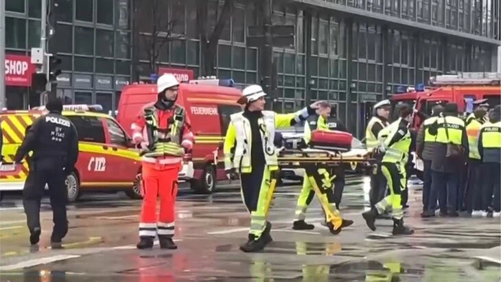 Число пострадавших при наезде на людей в Мюнхене возросло до 30 Число пострадавших при наезде на людей в Мюнхене возросло до 30