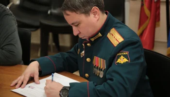 Ветеран СВО Эльдар Шарипов принял участие в диктанте в честь годовщины воссоединения Крыма с Россией