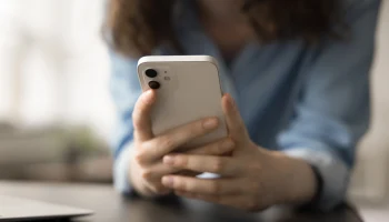 Операторы начали блокировать SIM-карты вернувшихся из-за границы россиян на 24 часа