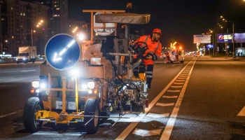 Около 60 процентов работ по обновлению дорожной разметки выполнили в Москве