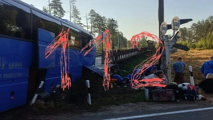 1 человек погиб и 11 пострадали в ДТП с автобусом и поездом в Ленобласти 1 человек погиб и 11 пострадали в ДТП с автобусом и поездом в Ленобласти
