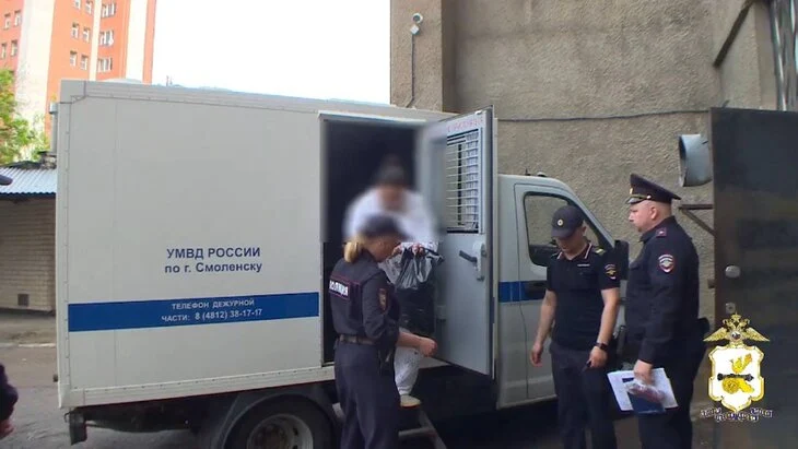 В Смоленске задержаны мошенницы, похитившие 52 млн рублей у предпринимателя