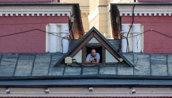 Синоптики сообщили об облачной погоде с дождем в Москве 17 августа
