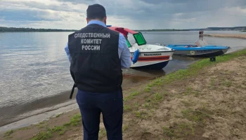 Мужчина под Саратовом утонул, пытаясь спасти сына, которого унесло течением