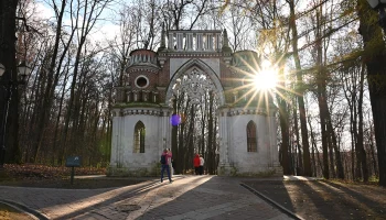 Москвичи выбрали лучшие маршруты для осенних прогулок по усадьбам от Russpass