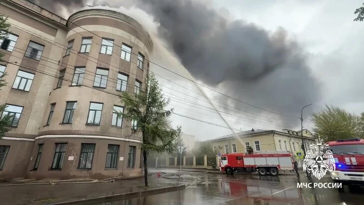 Крупный пожар произошел в научном институте в Иркутске Крупный пожар произошел в научном институте в Иркутске